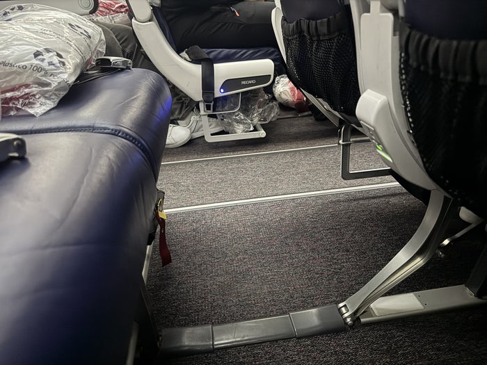 LATAM B787 9 GRU MEX Seat Pitch