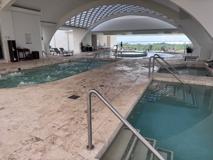 secrets-mirabel-cancun-hot-tub-pool-railing Secrets Mirabel Cancun Hot Tub Pool Railing