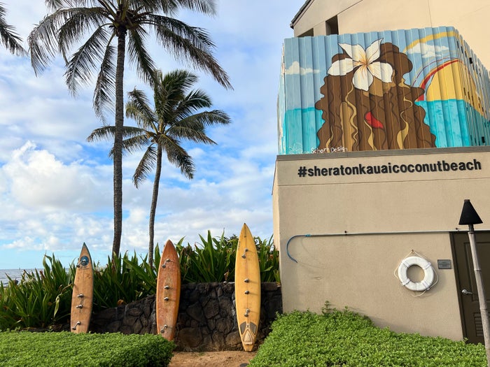 sheraton-kauai-coconut-beach-surfboard-beach-showers Sheraton Kauai Coconut Beach surfboard beach showers