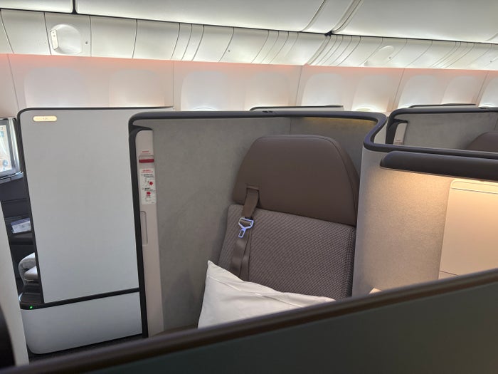 Cathay Pacific Aria Suite with privacy door Cathay Pacific Aria Suite with privacy door
