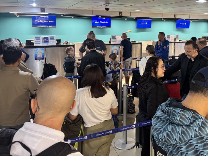 Copa Airlines B737 8 Economy Check in Counters Copa Airlines B737 8 Economy Check in Counter line