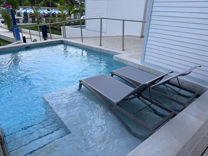 royalton-vessence-barbados-room-swim-out-chairs Royalton Vessence Barbados room swim out chairs