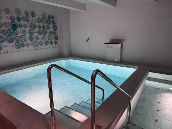 royalton-vessence-barbados-the-royal-spa-hydrotherapy-pool Royalton Vessence Barbados The Royal Spa hydrotherapy pool