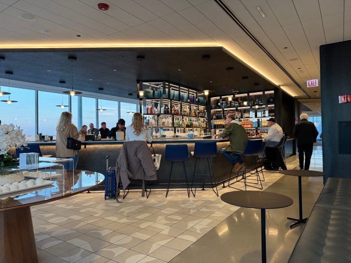 United Club Chicago ORD T1 Gate C10 bar United Club Chicago ORD T1 Gate C10 bar