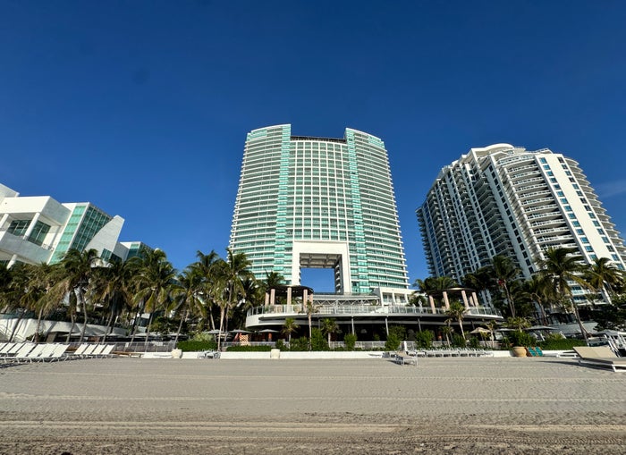Diplomat beachfront location