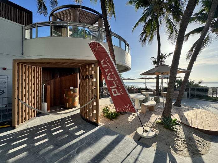 Diplomat Playa restaurant sign