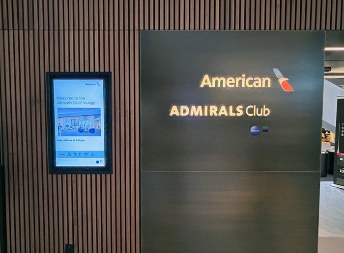 EWR Terminal A AA Admirals Club entrance