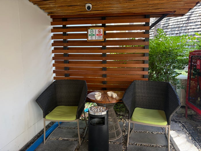 Holiday Inn Bophut Beach smoking area