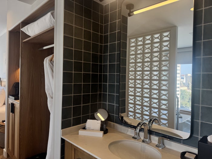 humano-lima-tribute-portfolio-marriott-powder-room-vanity Humano Lima Tribute Portfolio Marriott Powder Room Vanity