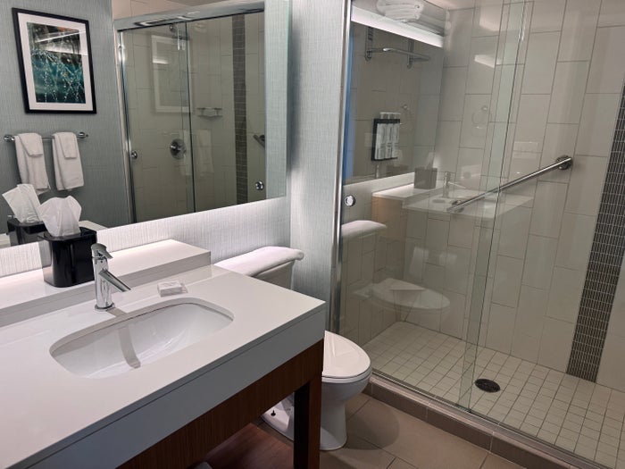 hyatt-place-niagara-falls-bathroom Hyatt Place Niagara Falls bathroom