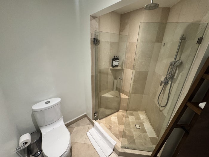 hyatt-vivid-playa-del-carmen-bathroom-shower Hyatt Vivid Playa del Carmen Bathroom Shower