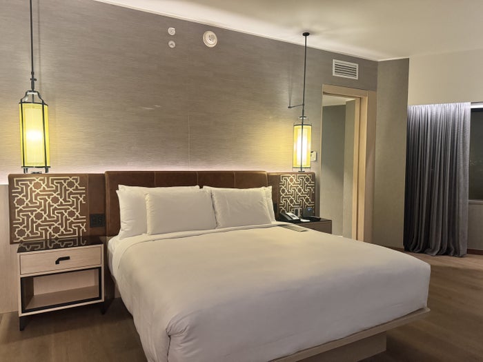 jw-marriott-hotel-lima-bedroom-angled-view JW Marriott Hotel Lima Bedroom Angled View