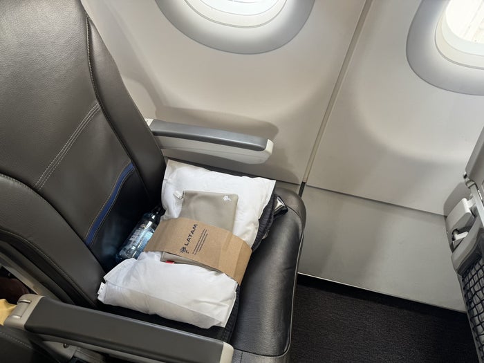 latam-a320-premium-economy-seat-with-amenities LATAM A320 Premium Economy Seat With Amenities