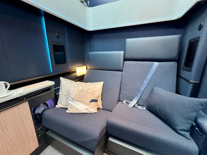 Lufthansa Allegris Business Suite seats Lufthansa Allegris Business Suite seats