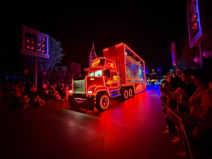 paint the night parade disneyland 70 paint the night parade disneyland 70