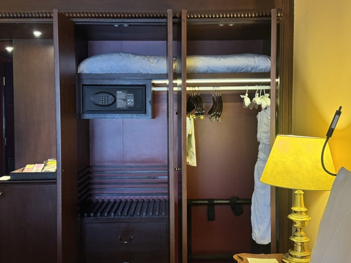 palacio-del-inka-marriott-luxury-collection-closet-safe Palacio del Inka Marriott Luxury Collection Closet Safe