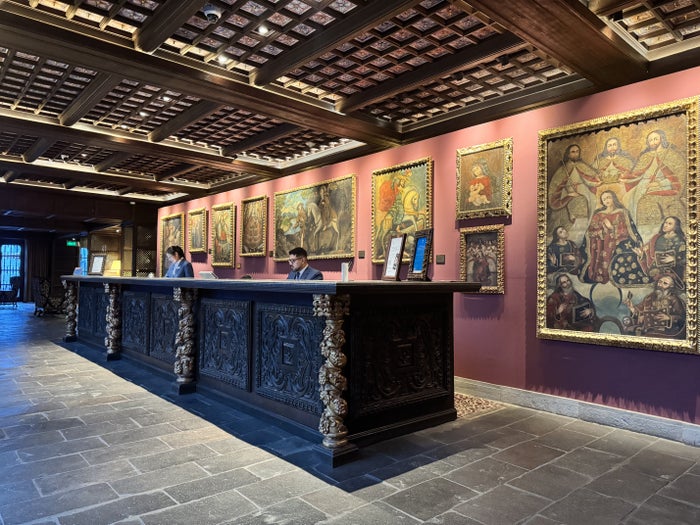 palacio-del-inka-marriott-luxury-collection-reception-desk Palacio del Inka Marriott Luxury Collection Reception Desk