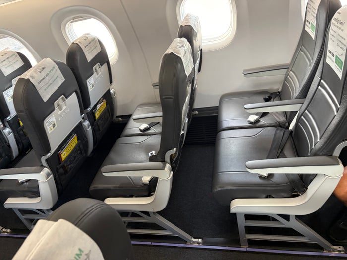 Scoot Embraer 190 legroom