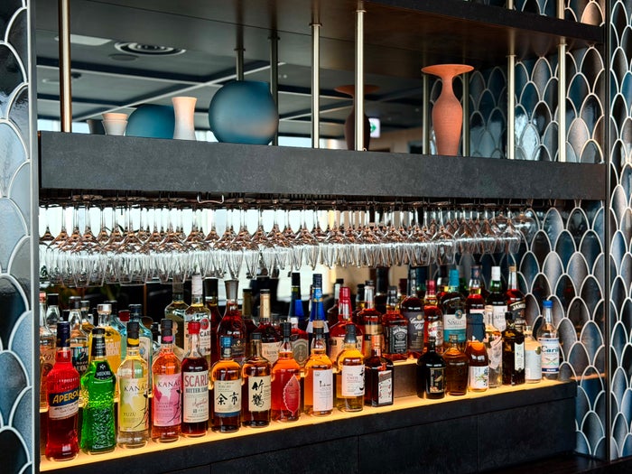 tokyo-amex-centurion-lounge-bar Tokyo Amex Centurion Lounge bar