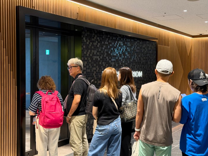 Tokyo Amex Centurion Lounge line Tokyo Amex Centurion Lounge line