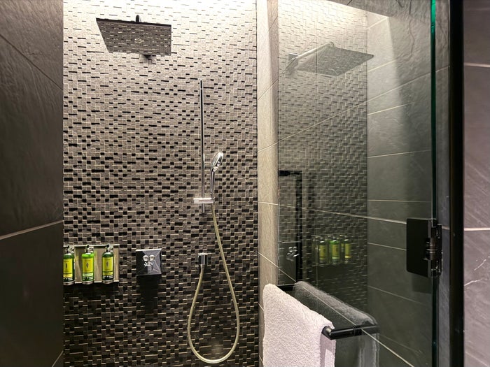 tokyo-amex-centurion-lounge-shower-close-up Tokyo Amex Centurion Lounge shower close up