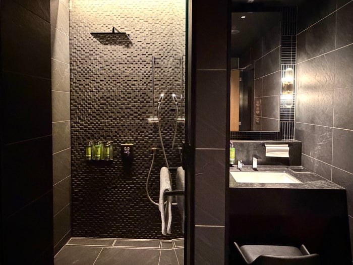 tokyo-amex-centurion-lounge-shower-room Tokyo Amex Centurion Lounge shower room