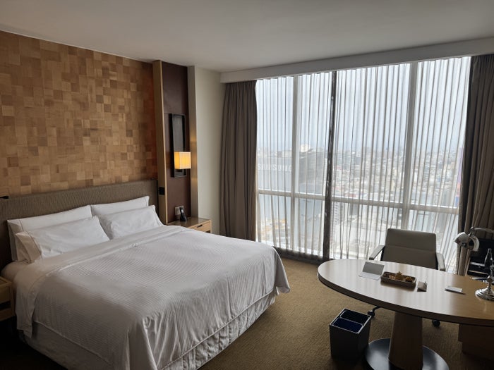 westin-lima-bedroom-desk-view Westin Lima Bedroom Desk View