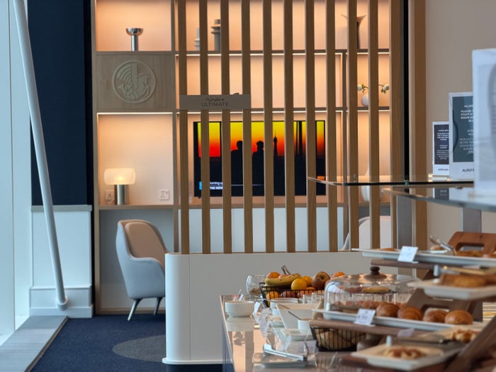 Air France Lounge London Heathrow LHR Flying Blue Ultimate space