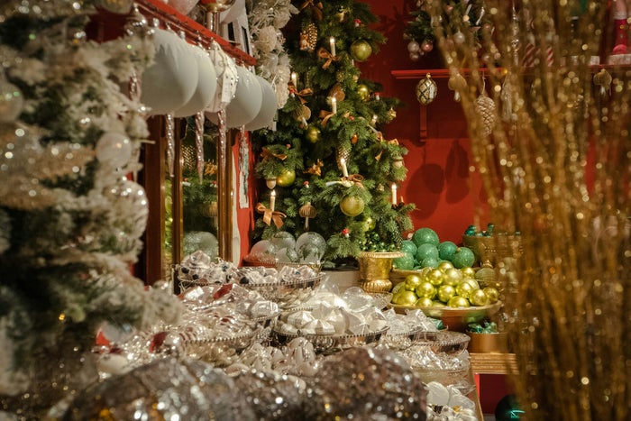 Basel Switzerland Christmas shop Ryan Lee utWlCtOb4pQ unsplash