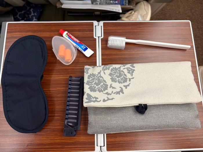 China Eastern premium economy amenity kit