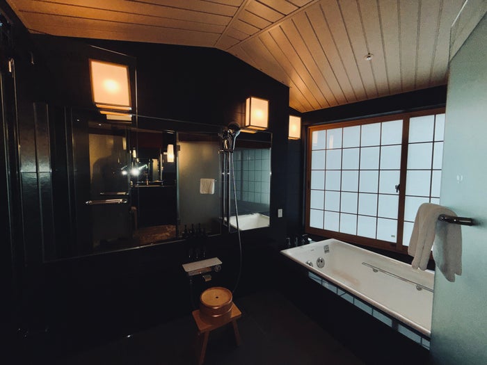gajoen-tokyo-bathroom-shower-area Gajoen Tokyo bathroom shower area
