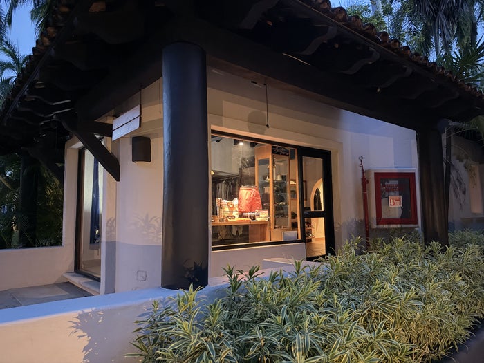 Hyatt Thompson Zihuatanejo Mexico Shop