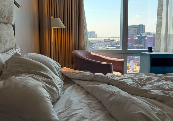 intercontinental-boston-by-ihg-bed-view-image-credit-chris-hassan InterContinental Boston by IHG bed view Image Credit Chris Hassan