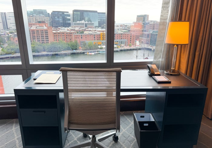 intercontinental-boston-by-ihg-desk-with-view-image-credit-chris-hassan InterContinental Boston by IHG desk with view Image Credit Chris Hassan