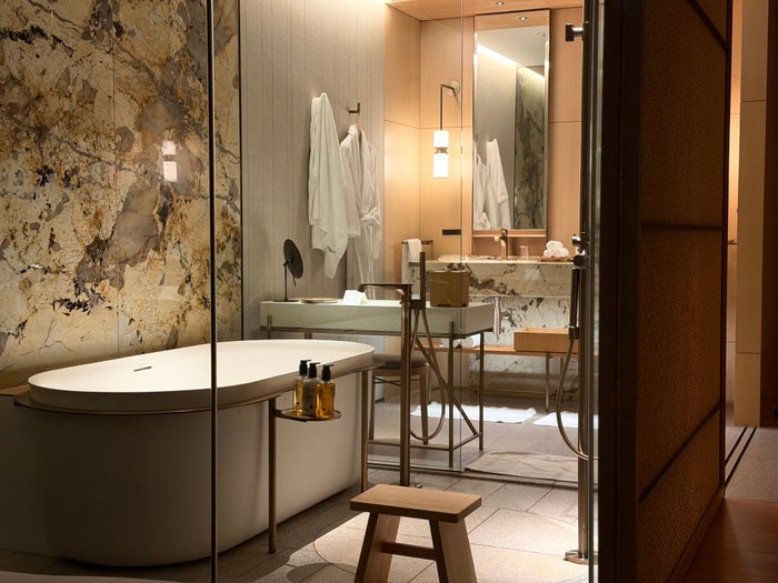 ritz-carlton-fukuoka-bathroom-at-night Ritz Carlton Fukuoka bathroom at night