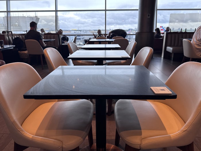 soho-lounge-jfk-dining-table Soho Lounge JFK dining table