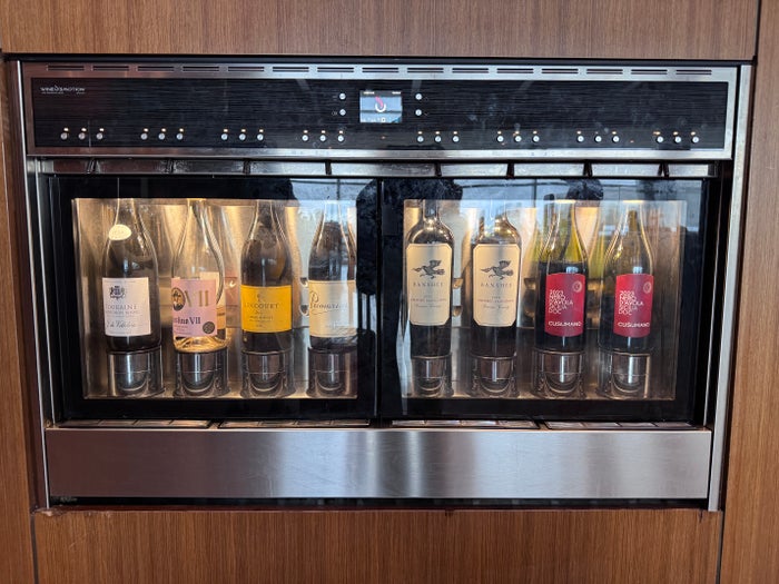 soho-lounge-jfk-wine-dispenser Soho Lounge JFK wine dispenser